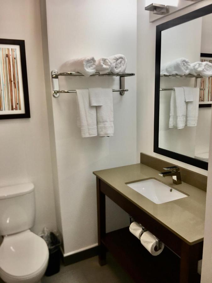 Hotel Wingate By Wyndham Jfk Airport, Far Rockaway Ny New York Exterior foto