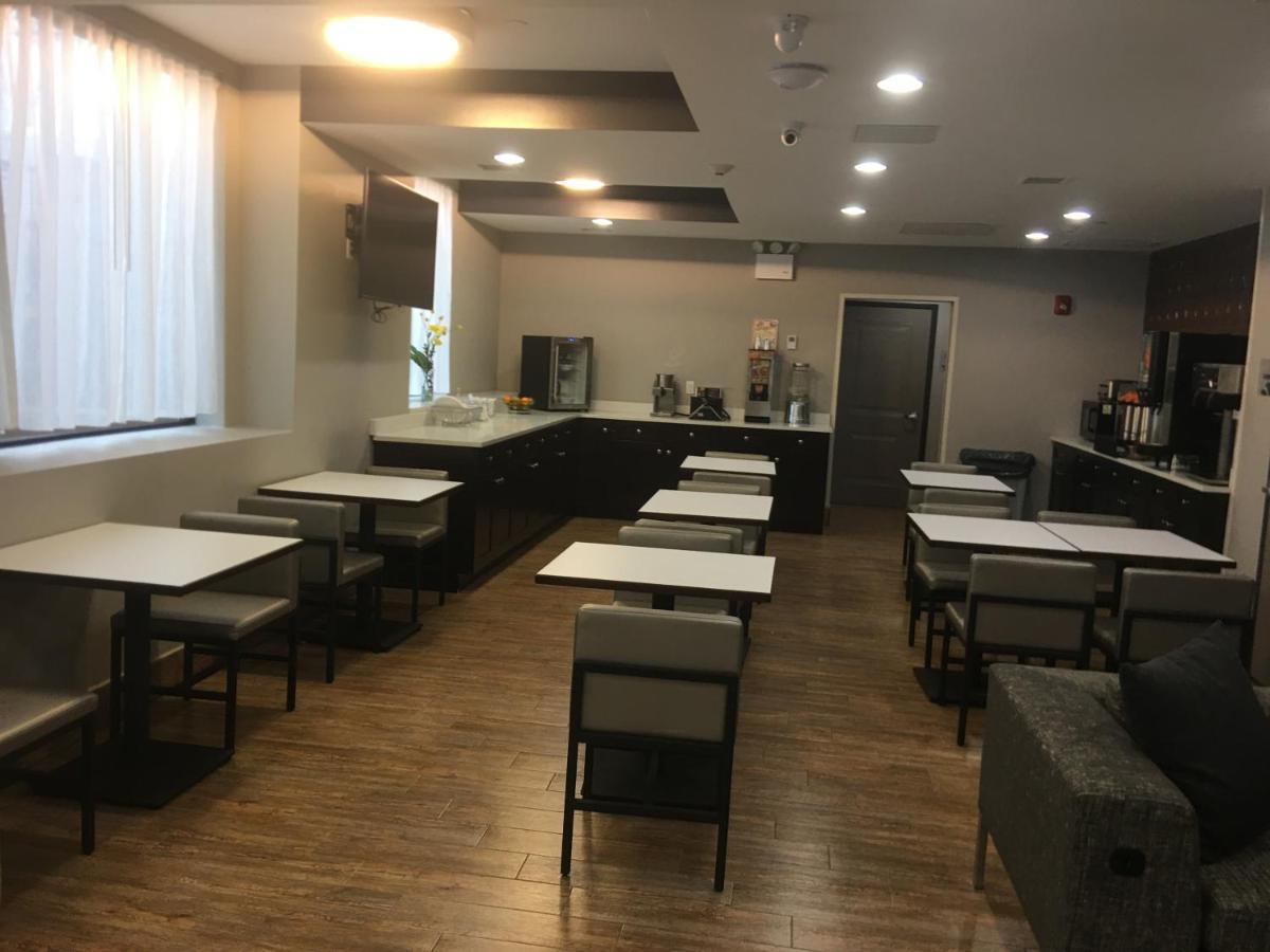 Hotel Wingate By Wyndham Jfk Airport, Far Rockaway Ny New York Exterior foto